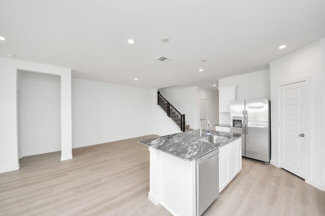 Building Photo - 8550 Tropical Breeze Wy