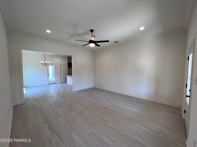 Building Photo - 107 Tenor St