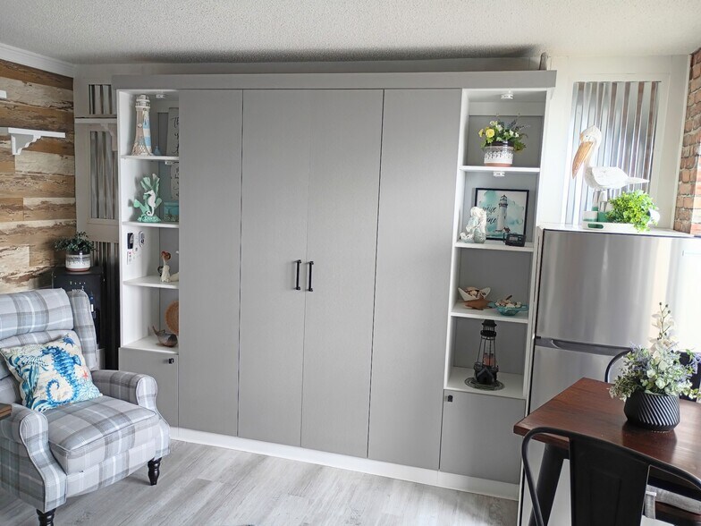 Building Photo - 2701 S Ocean Blvd