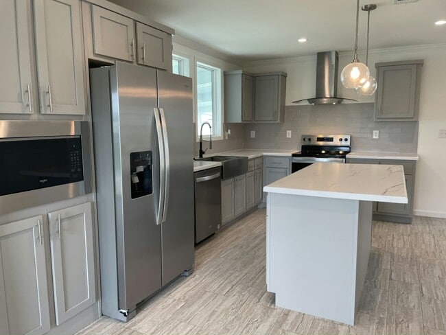 Building Photo - 34604 Ballyhoo Dr
