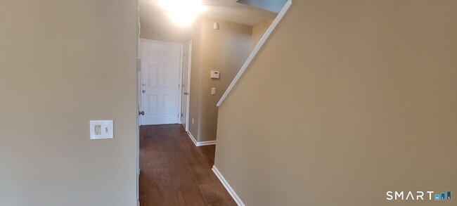 Building Photo - 166 Old Brookfield Rd