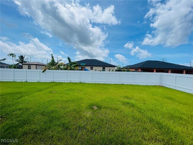 Building Photo - 2426 NW 19th Pl