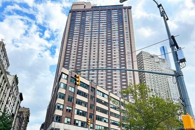 Primary Photo - 20 W 64th St