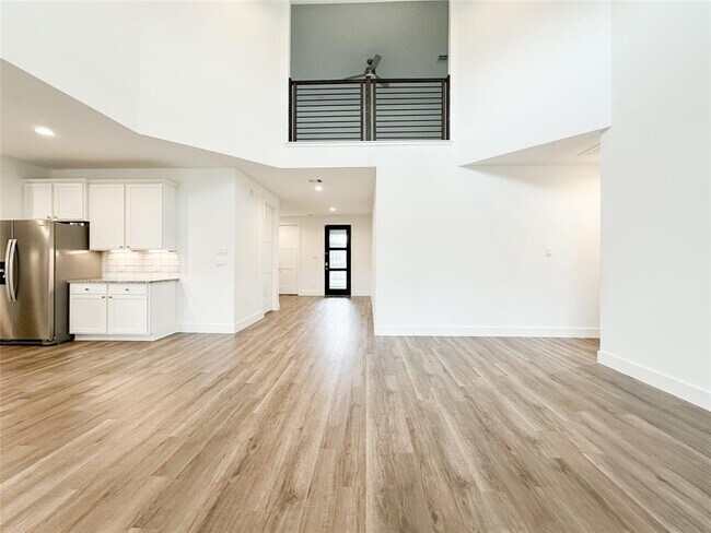 Building Photo - 15216 Tattle Crk Ln