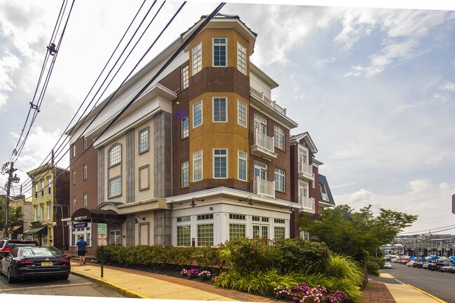Primary Photo - 11 Wharf Ave
