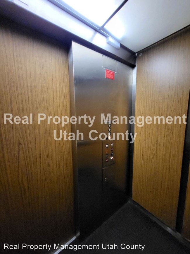 Building Photo - 2 br, 2 bath House - 2244 N. Canyon Rd. Ap...