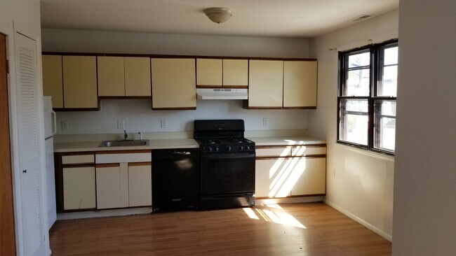 Building Photo - 4402 McMenamy St