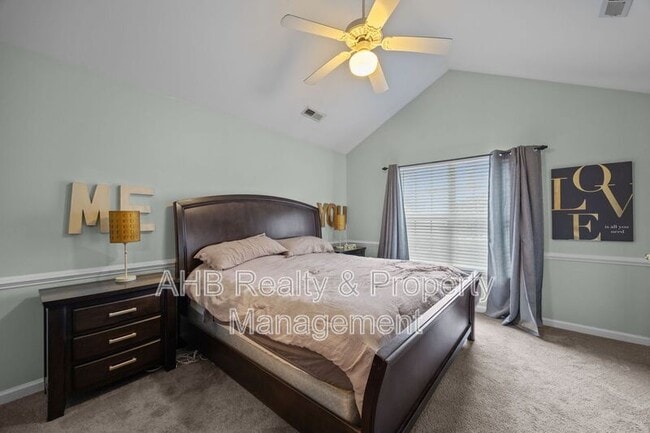 Building Photo - 949 Pensford Dr