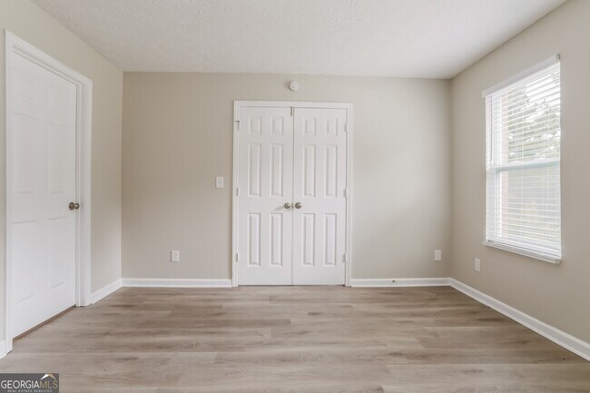 Building Photo - 6578 Carriage Ln