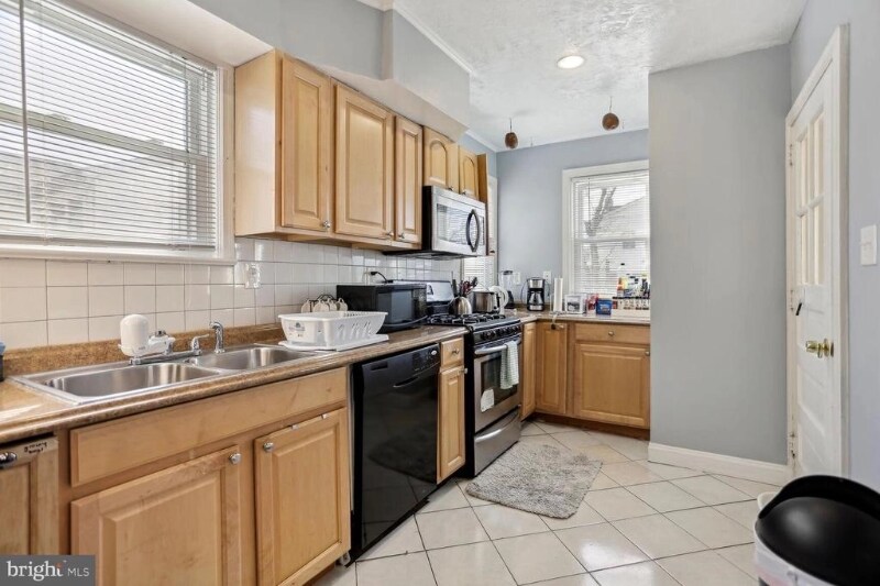 Building Photo - 844 Sligo Ave