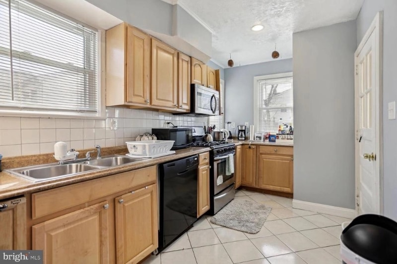 Building Photo - 844 Sligo Ave