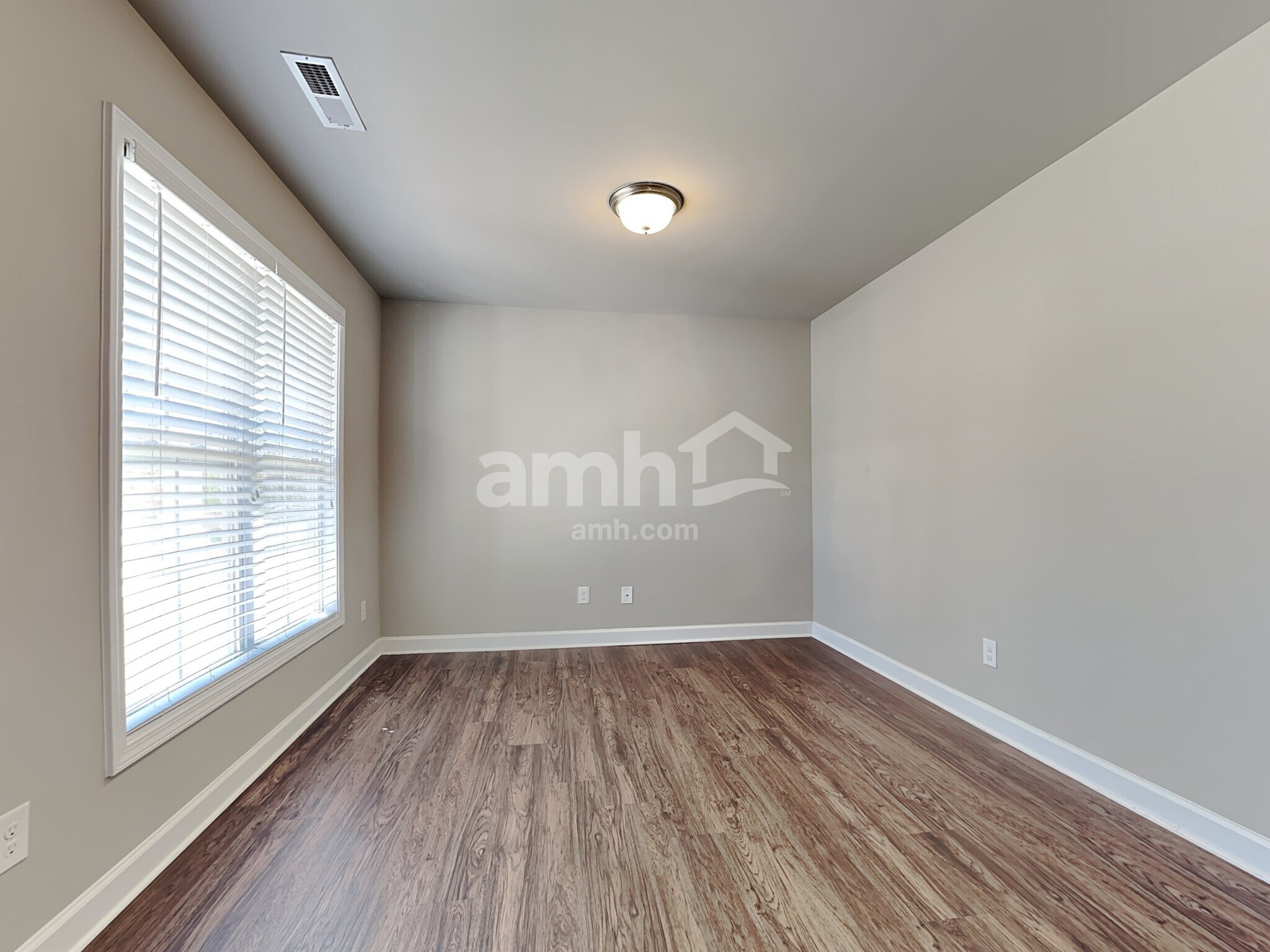 Building Photo - 200 N Wentworth Dr