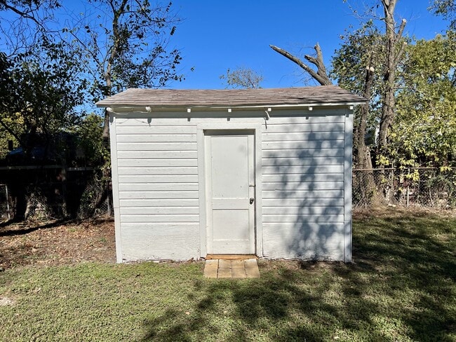 Building Photo - 3225 Knox St