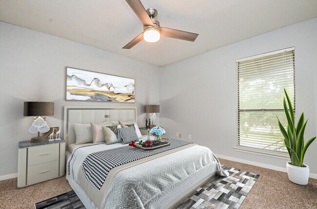 Building Photo - 5711 Sugar Hill Dr