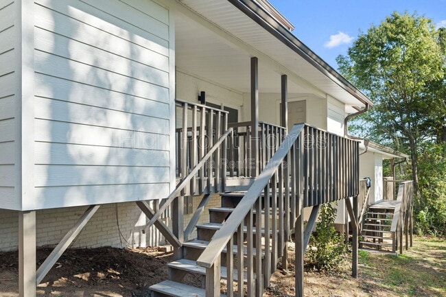 Building Photo - 400 Gallery Ln