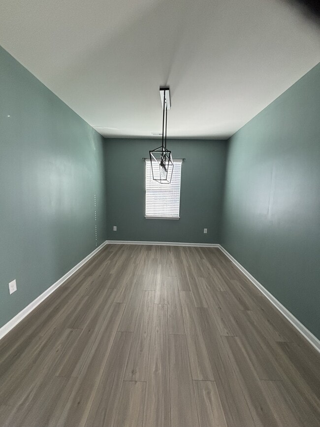 Building Photo - 145 Relict Dr