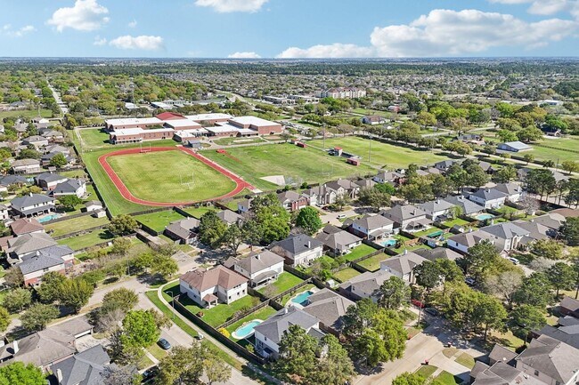 Building Photo - 16546 Cypress Thicket Dr