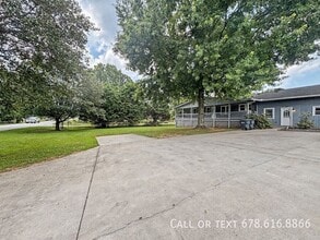 Building Photo - 560 Lee Byrd Rd