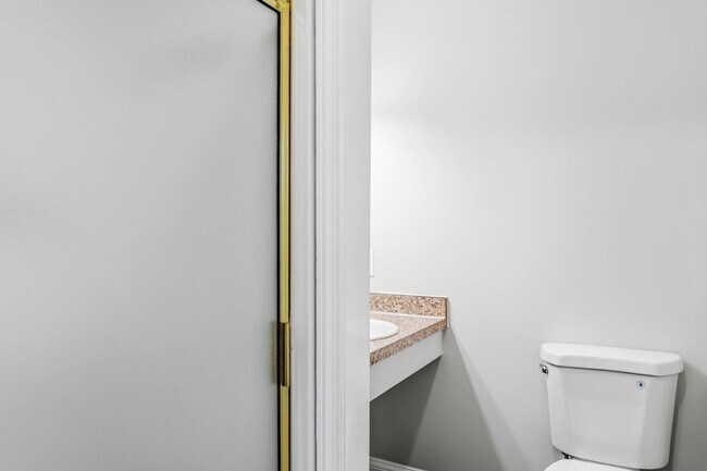 Building Photo - NW - Large Brick Ranch, Updated, Hardwoods, LR, DR, Den, Two Decorative Fire Places, Fenced, Stor...