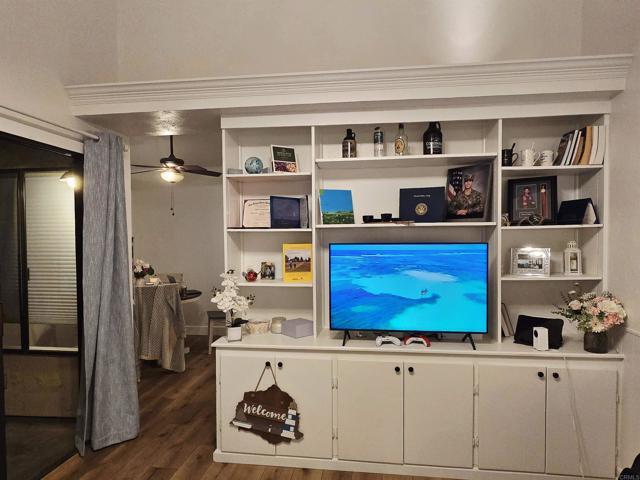 Building Photo - 2135 E Valley Pkwy