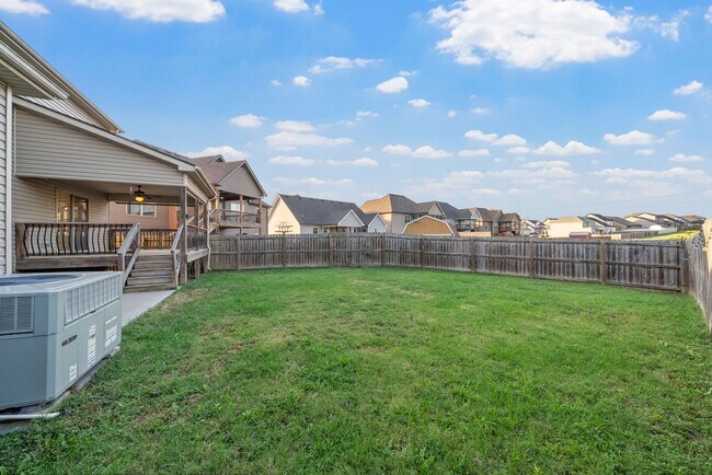 Building Photo - Pet Friendly Four Bedroom with Bonus!