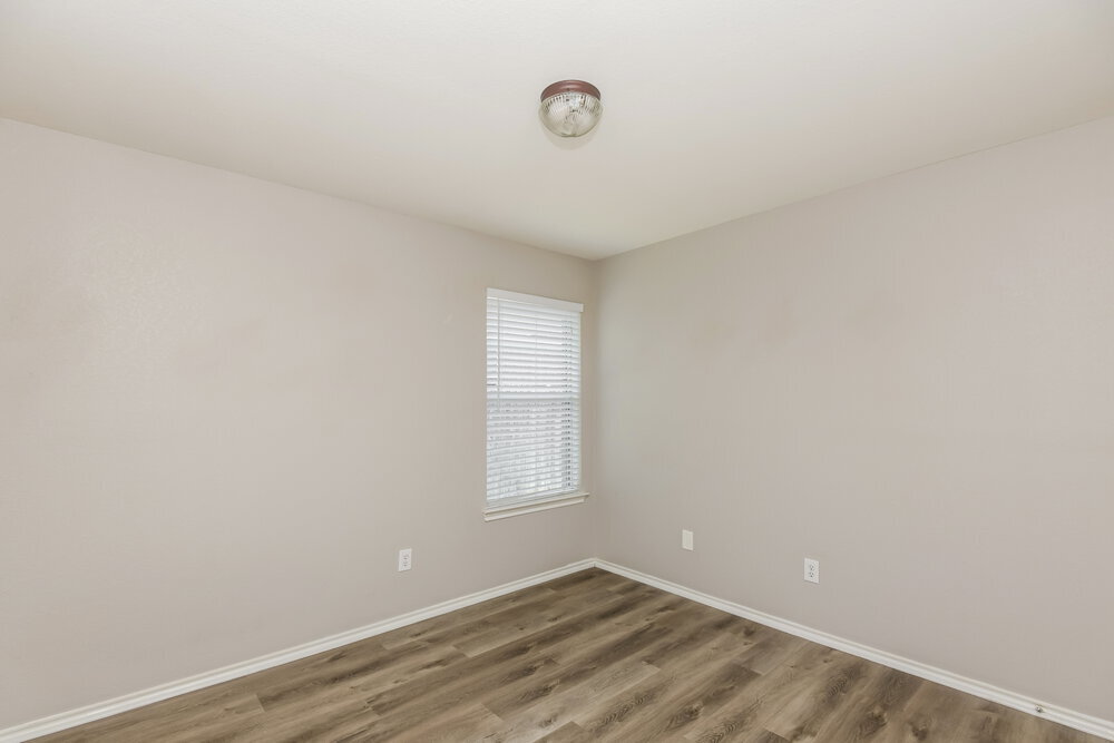Building Photo - 1345 Meadowbrook Ln