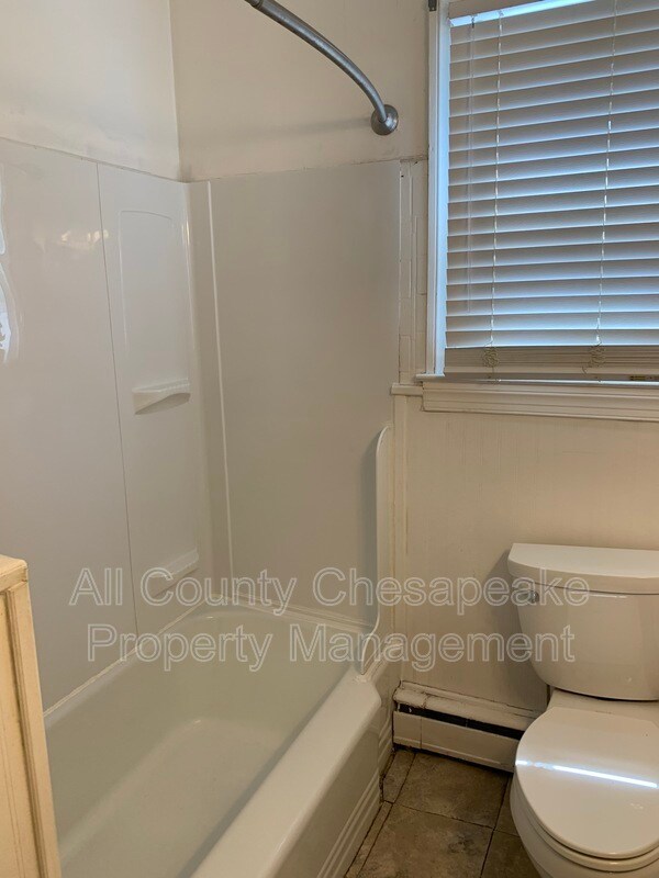 Building Photo - 5825 Westwood Ave