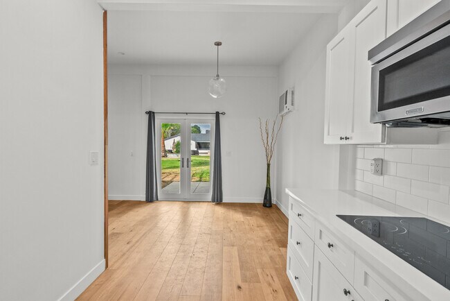 Building Photo - 23036 Burbank Blvd