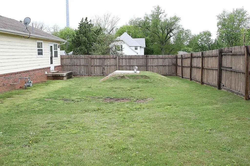 Fenced Backyard - 801 S Hester St