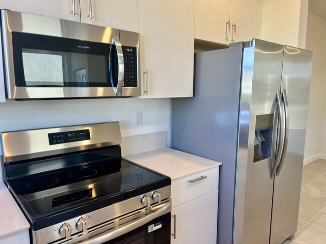 Building Photo - 2776 SE 26th Ave