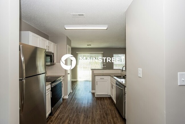 Building Photo - 4 Bedroom Pet-Friendly Home in Charlotte, ...