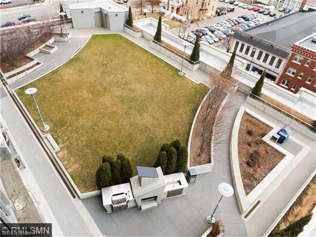 Building Photo - 929 Portland Ave