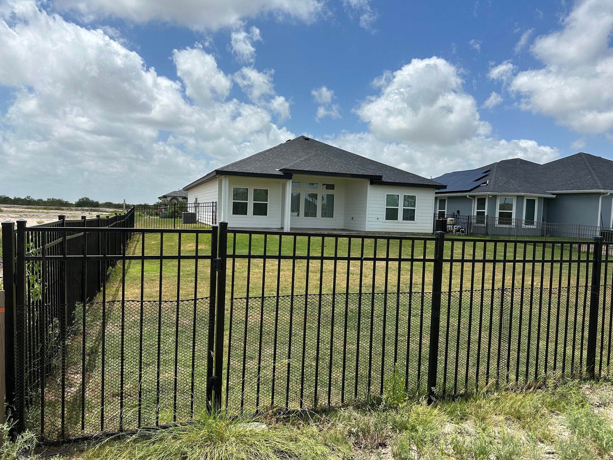 Building Photo - 113 Torrey Pines Rd