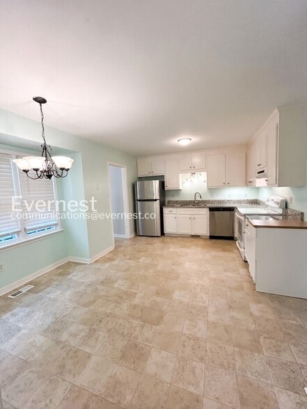 Building Photo - 2612 Tracewood Cir
