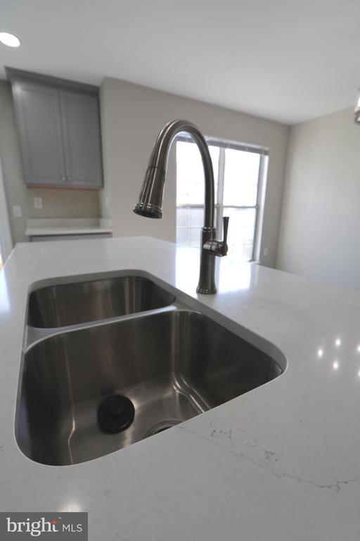 Building Photo - 11206 Barnswallow Pl