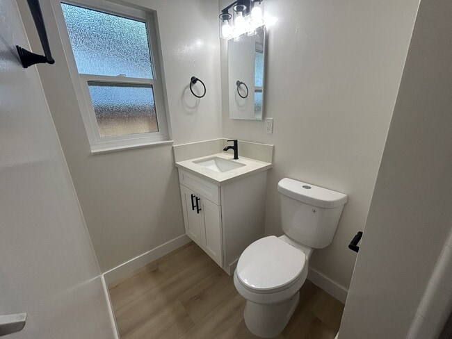 Building Photo - Pool Home! 3 Bed 2 Bath Home With Family Room