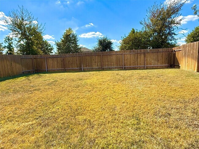 Building Photo - 1008 Riverdale Cove