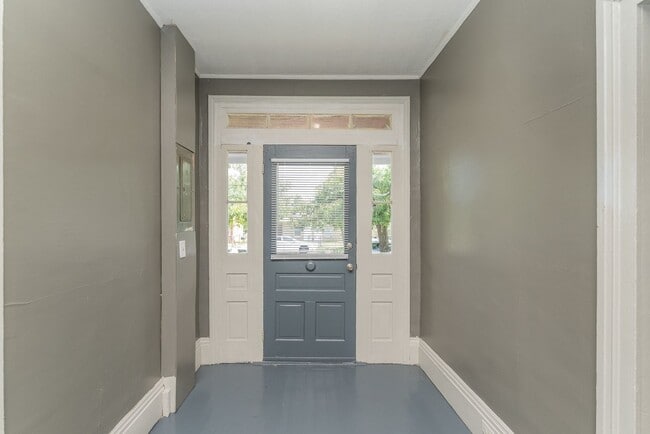 Building Photo - July Special! Application/Reservation Fees refunded at Move In!