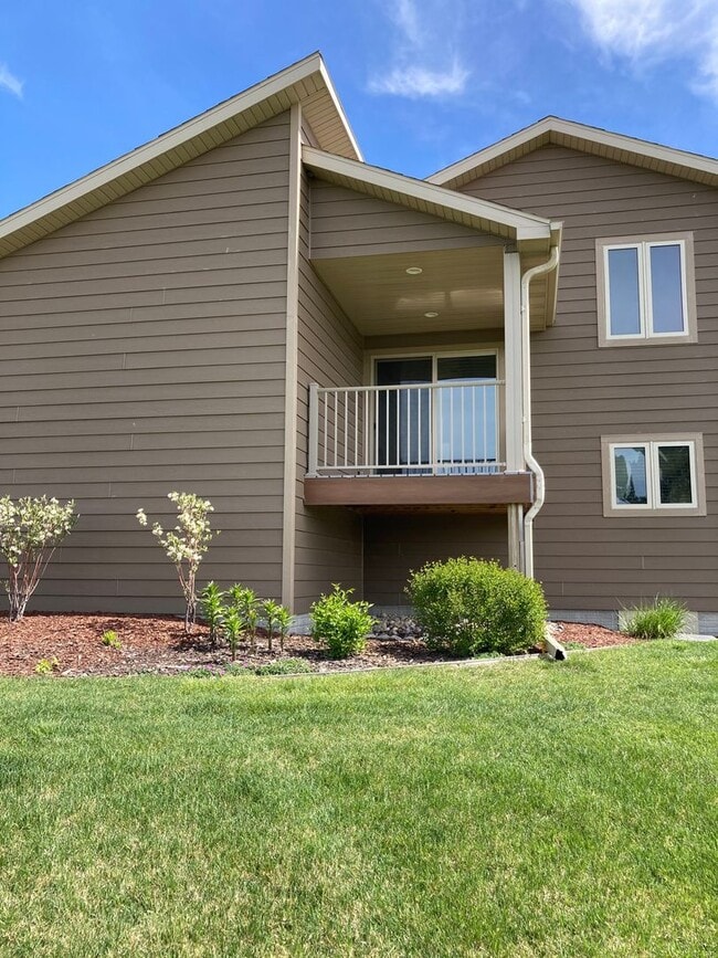 Building Photo - Prairie Bluff Condo