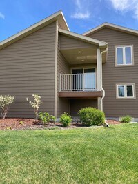 Building Photo - Prairie Bluff Condo