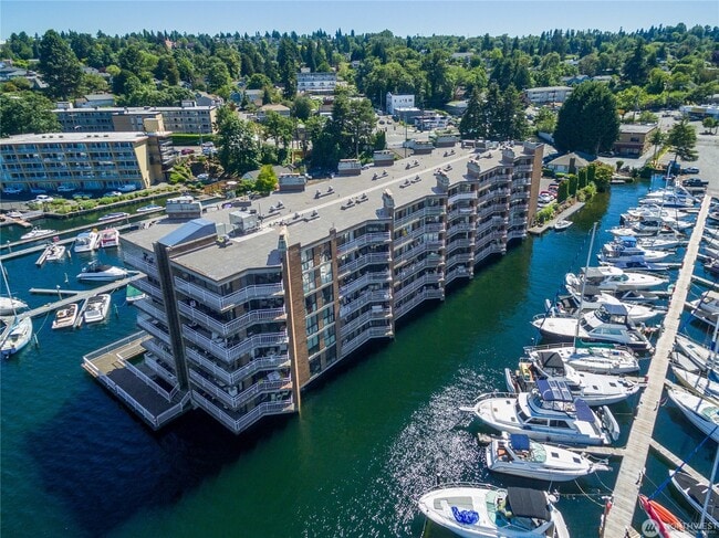 Building Photo - 9500 Rainier Ave S