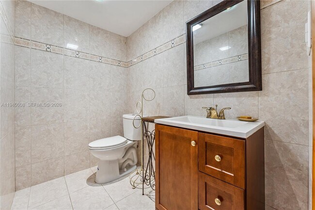 Building Photo - 11111 Biscayne Blvd