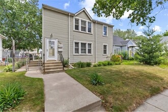Building Photo - 439 7th Ave S