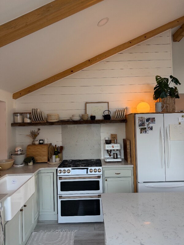 Building Photo - 2375 Hanover St