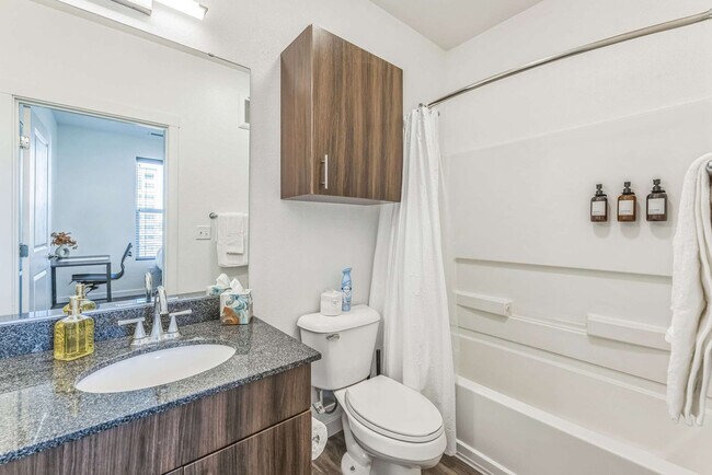 Building Photo - 305 E Front St