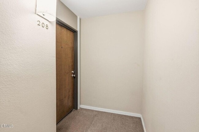 Building Photo - 1215 N Olive Dr