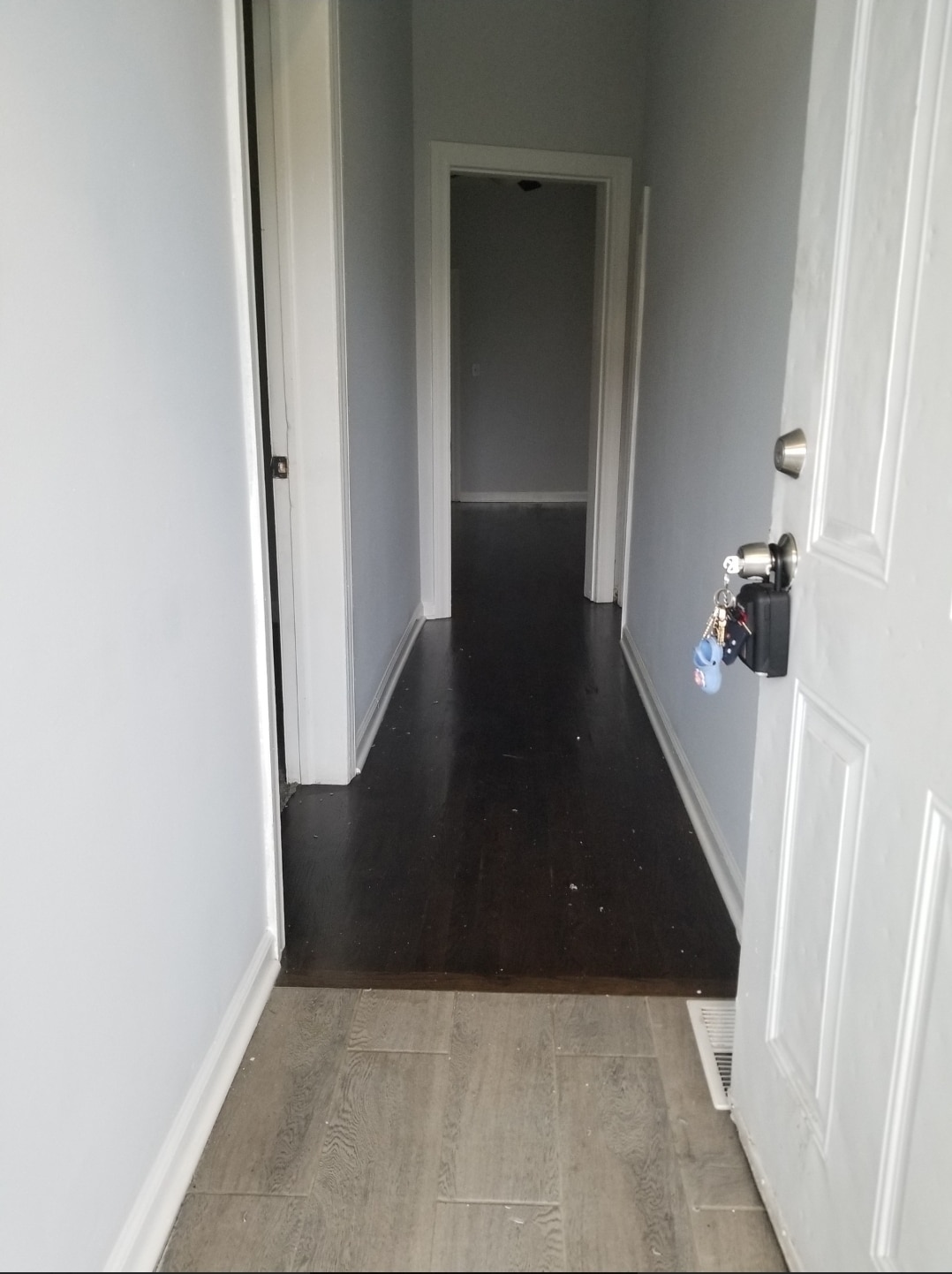 Building Photo - 4644 W Gladys Ave