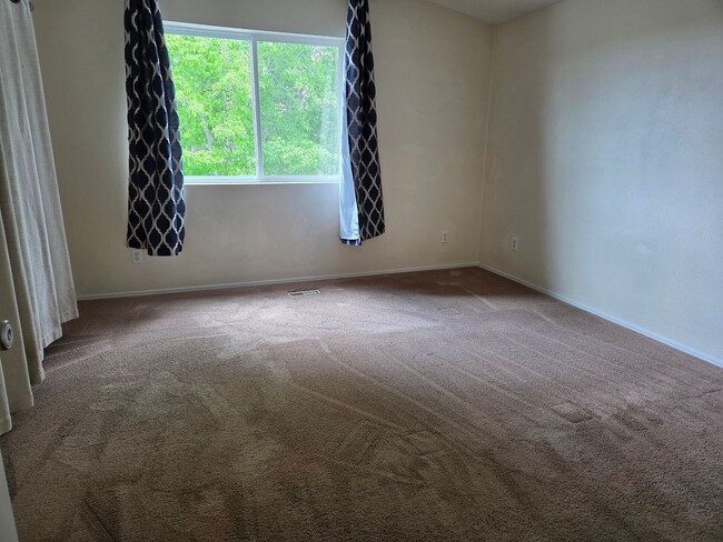 Building Photo - AVAILABLE NOW! Beautifully Remodeled Home ...