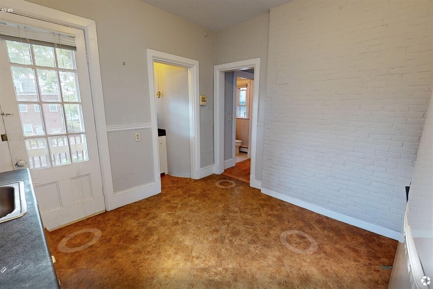 Building Photo - 61 Dana St