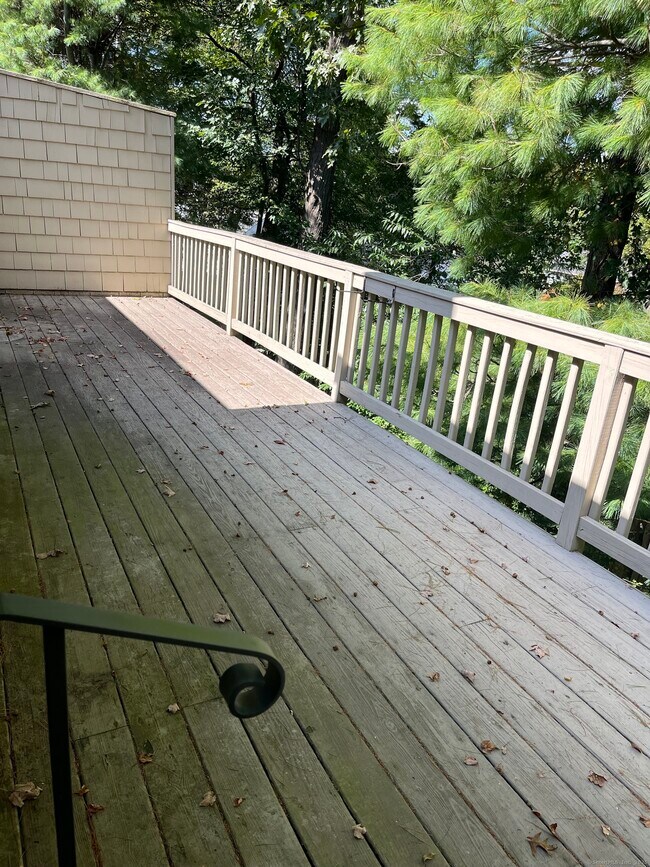 Building Photo - 12 Boulevard Dr